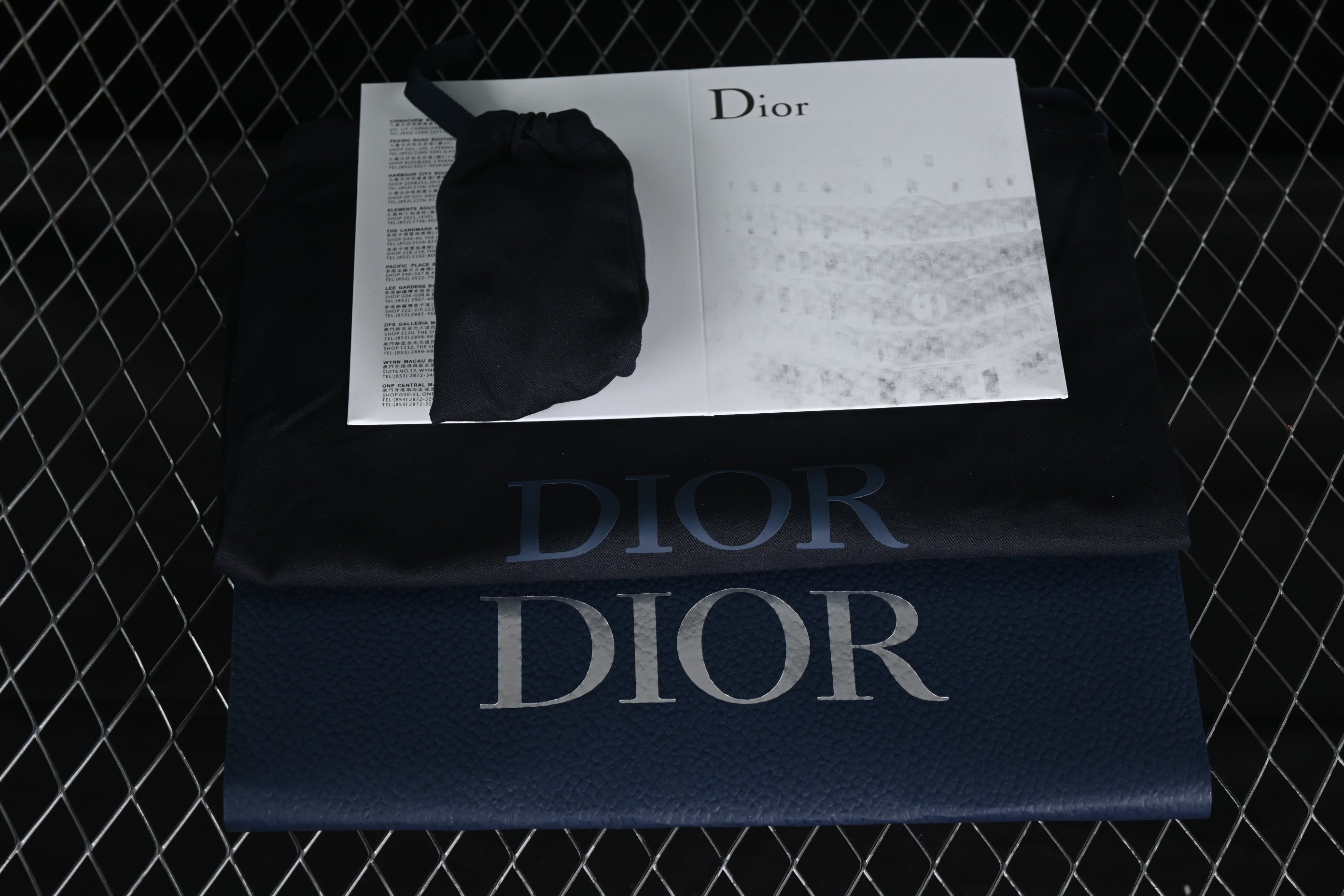 Dior B30 (Black N' White)