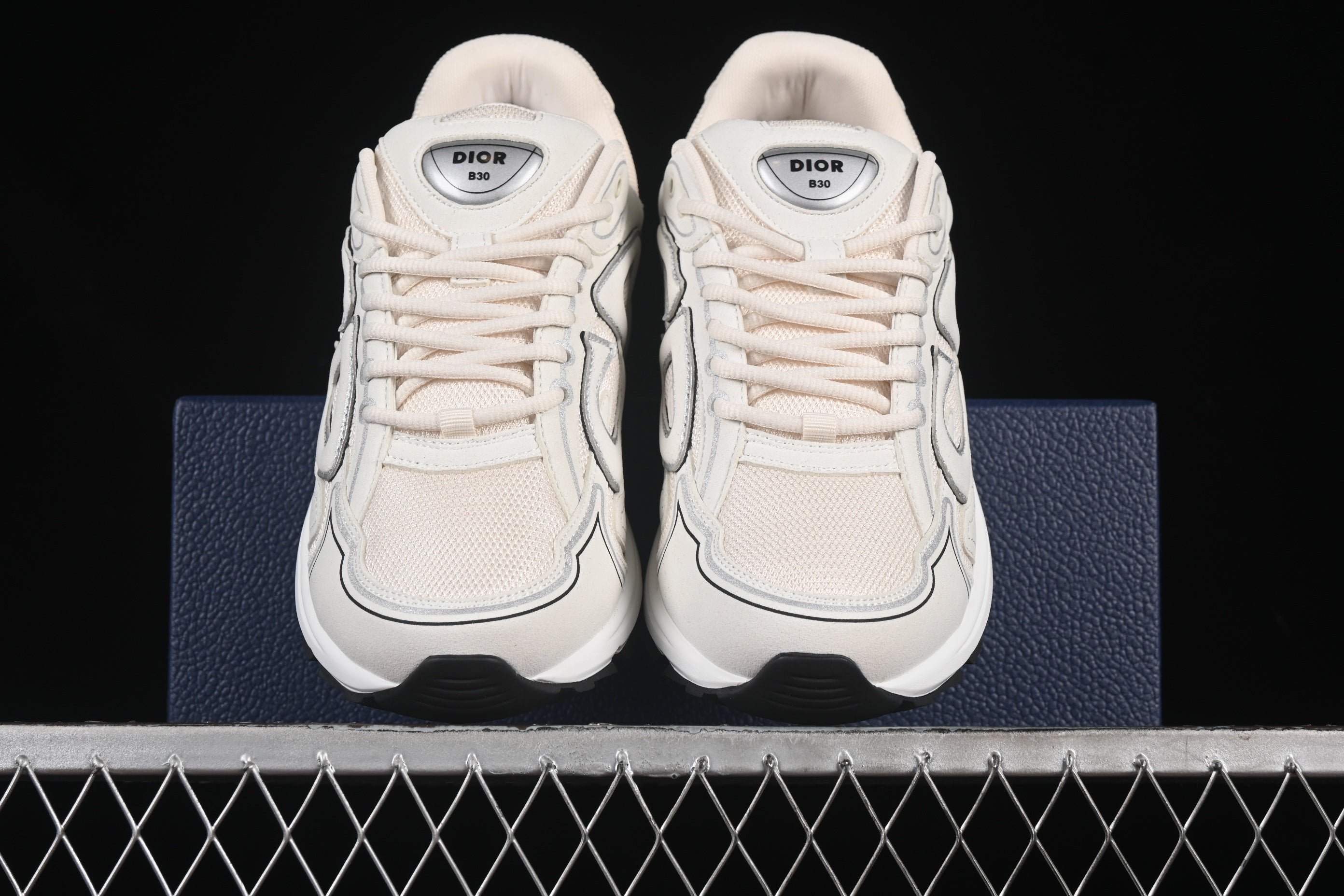 DIor B30 (White)