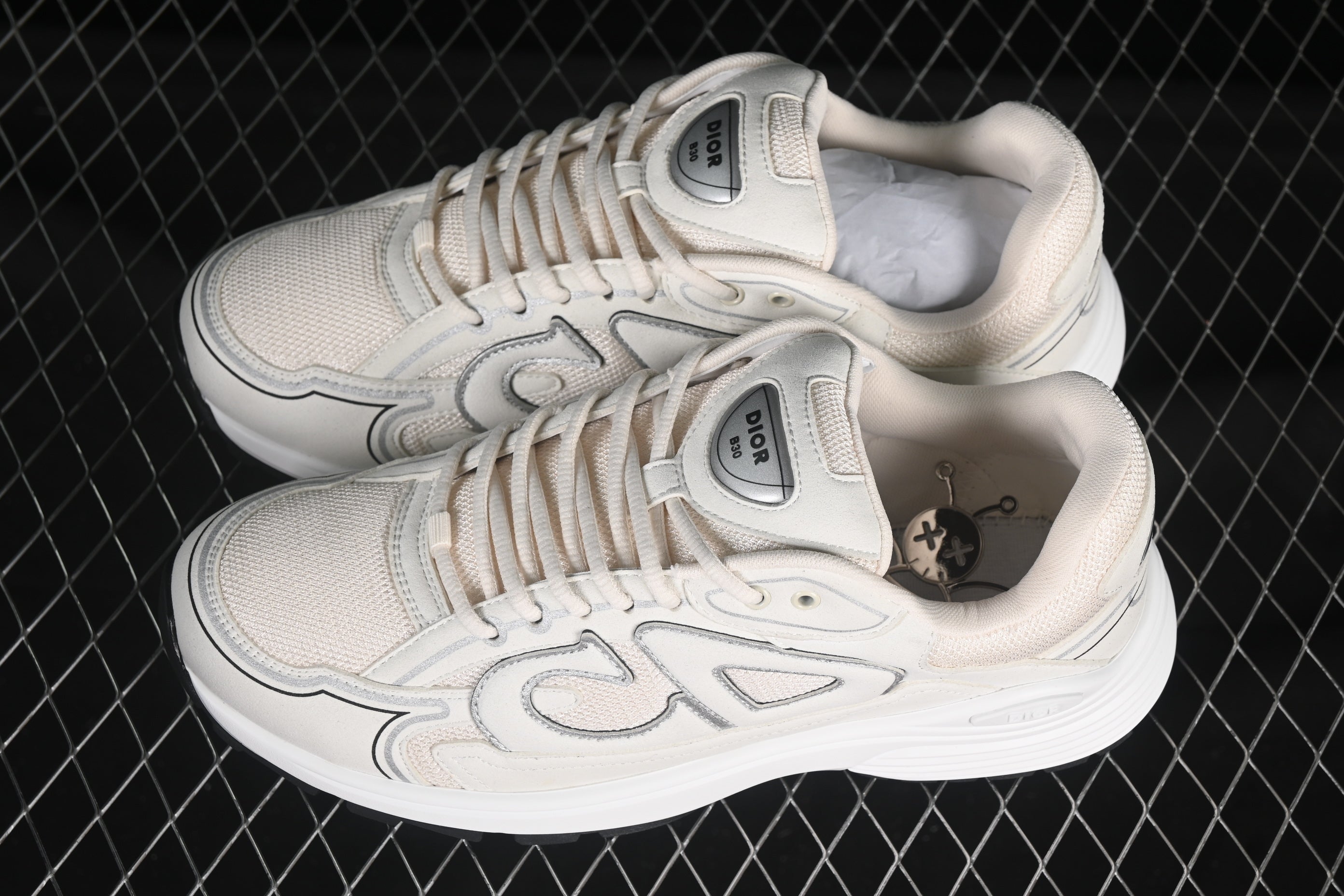 DIor B30 (White)