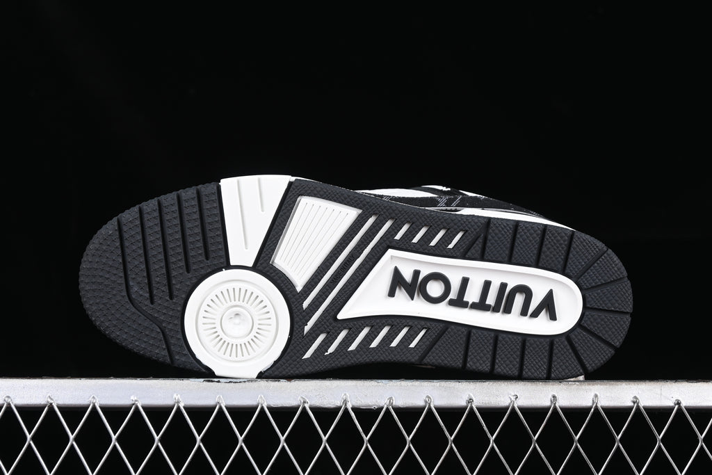 Lv Trainer (Black N' White)