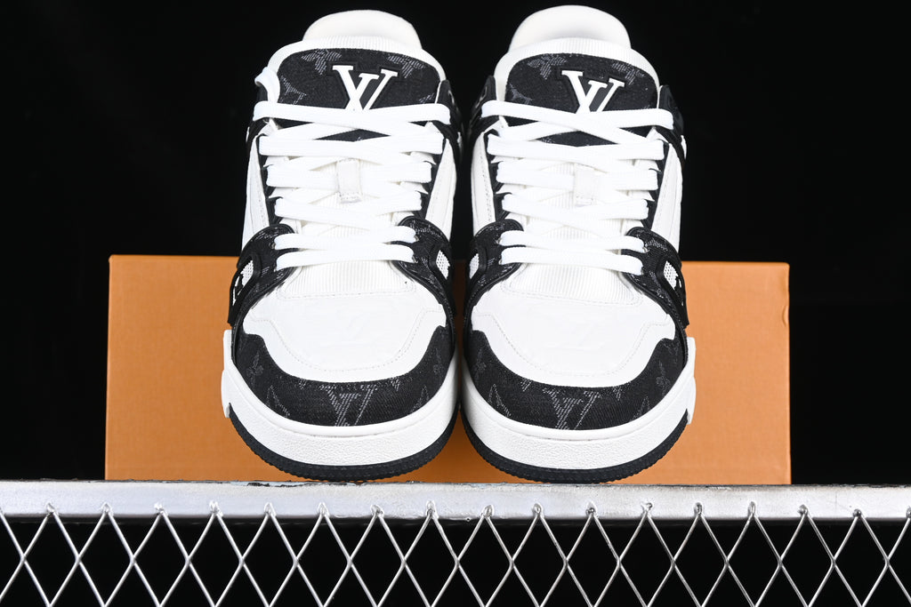Lv Trainer (Black N' White)